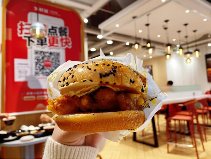  德甲老牌劲旅汉堡深陷降级区难现往日辉煌