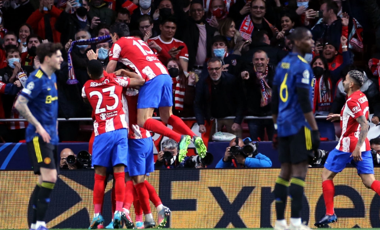  曼联队长马奎尔头球攻门彰显空中统治力优势